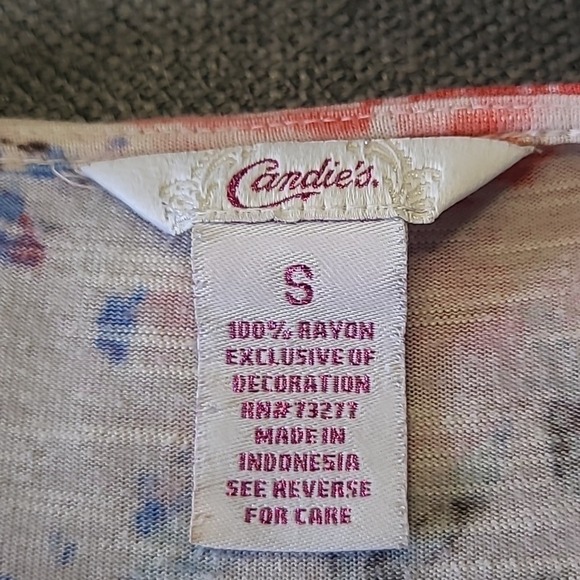 Candies‎ short sleeve flower pattern shirt. Size small - Picture 4 of 4